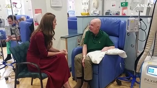 Londra, Kate visita l'ospedale oncologico che l'ha curata