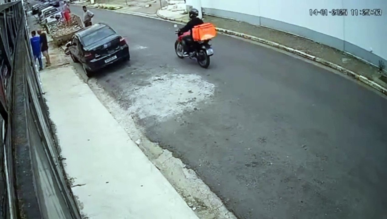 Cenas fortes! Delegado é executado a tiros em plena luz do dia; veja