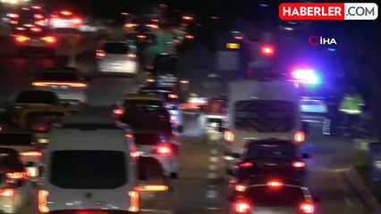 Antalya'da Motosikletli Polis Timi ile Otomobil Çarpıştı: 1 Yaralı