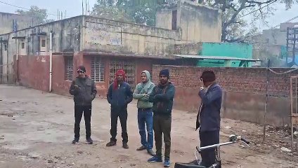 कोहरा बना काल, कोहरे की धुंध में बाइक ट्रक में घुसी , युवक की दर्दनाक मौत