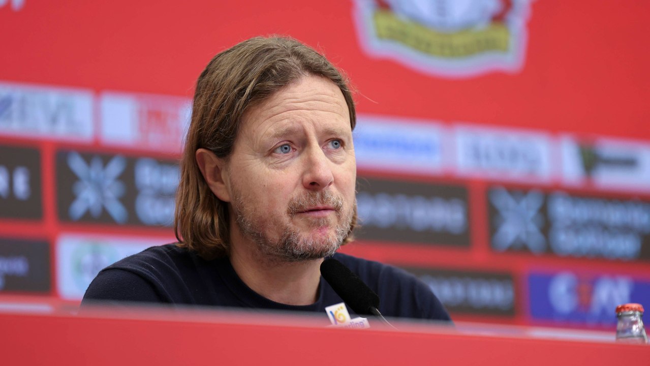 Ärger über kurze Nachspielzeit: Henriksen erklärt Gelb-Rote Karte