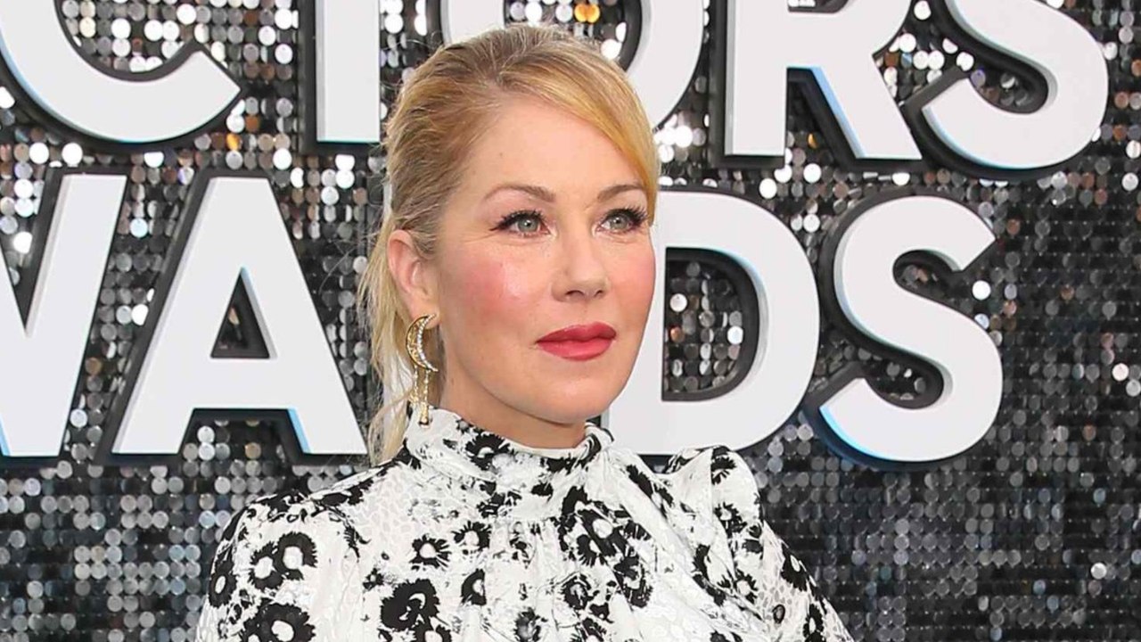 GALA VIDEO - « Ces connards " : Christina Applegate ne mâche pas ses mots après les incendies de Los Angeles