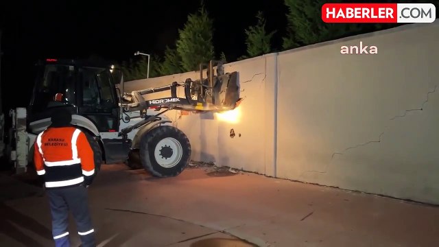 Menzil Cemaati'ne ait tatil köyü belediye ekiplerince yıkıldı