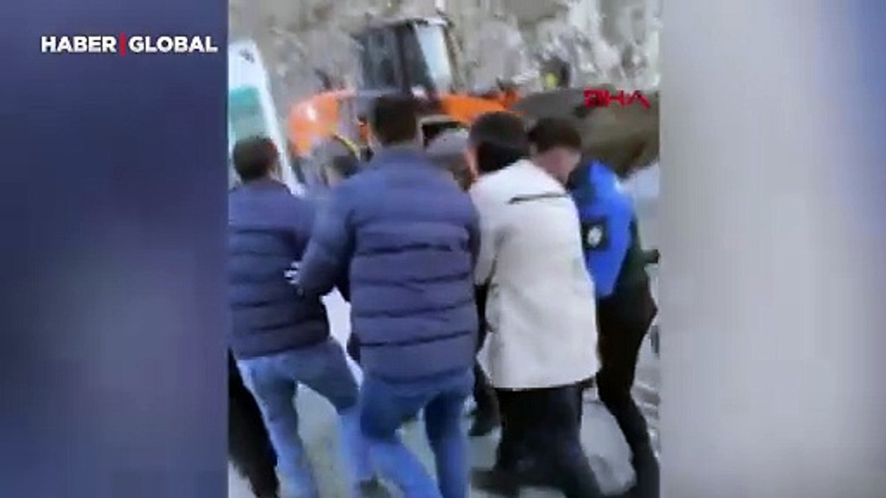 Çöp kamyonu Zap Suyu'na uçtu: O anlar kamerada