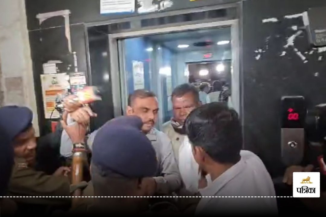 Kawasi Lakhma arrested: पूर्व आबकारी मंत्री कवासी लखमा गिरफ्तार, देखें VIDEO