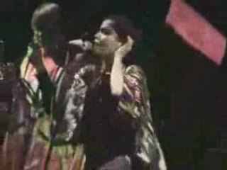 Björk et Tibet dans Declare Independance à Shanghai