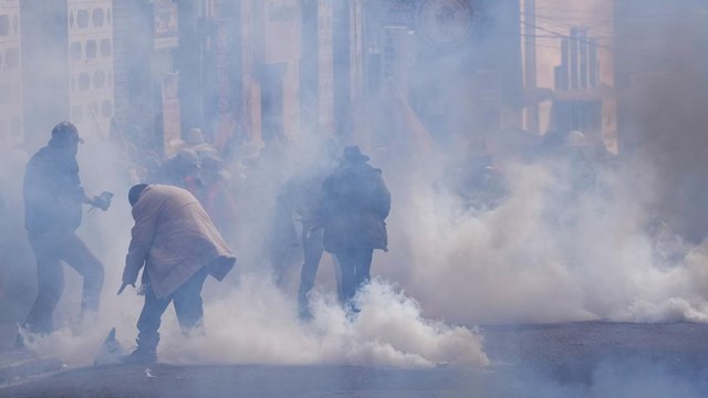 Bolivia, scontri tra polizia e sostenitori di Evo Morales a La Paz