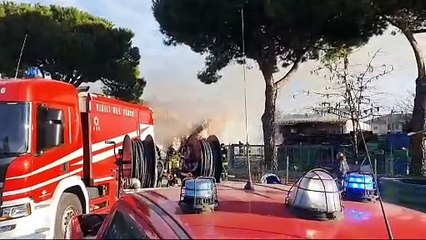 Maxi incendio a Rimini: il video