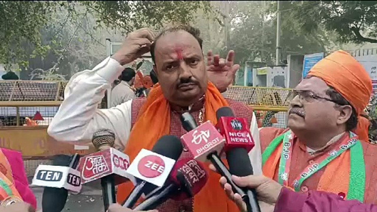 लक्ष्मी नगर विधानसभा से भारतीय जनता पार्टी के उम्मीदवार अभय वर्मा ने किया नामांकन