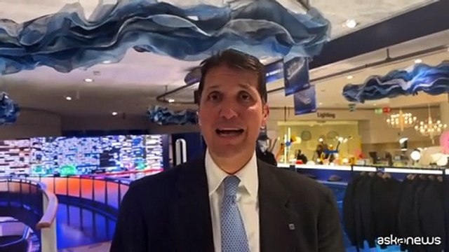 Msc Crociere porta il mare sulla facciata della Rinascente di Milano