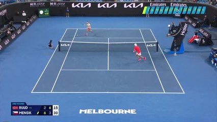 Mensik makes impossible shot in win over Ruud