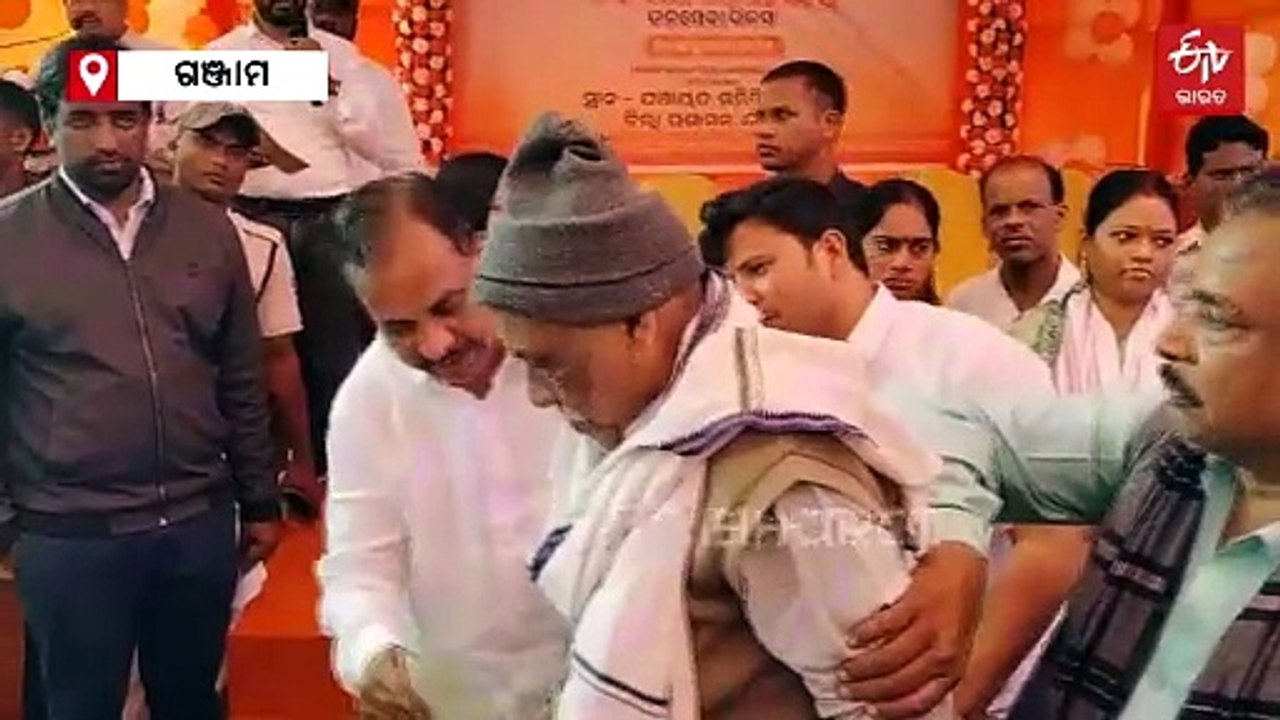 ସରକାରଙ୍କ ନୂତନ ବର୍ଦ୍ଧିତ ସାମାଜିକ ସୁରକ୍ଷା ଭତ୍ତା ବଣ୍ଟନ କଲେ ମନ୍ତ୍ରୀ ବିଭୂତି ଜେନା
