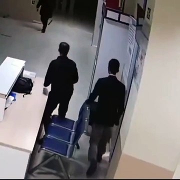 Büyükçekmece'de 16 yaşındaki öğrenci müdür yardımcısını bıçakladı