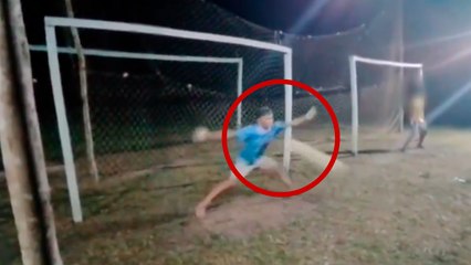 Brasil: Joven de 16 años muere tras parar un penalti con el pecho