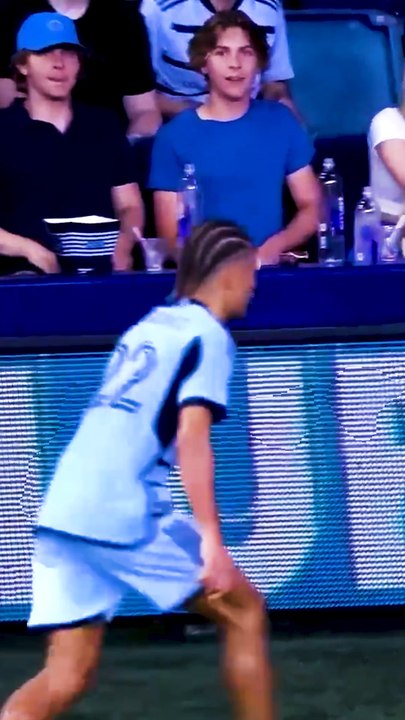 Quand un joueur de foot n'arrive pas à maîtriser ses émotions #sport #football