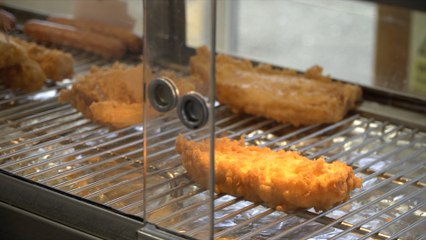 Ramsgate chippy up for national award as KMTV reporter finds out if its the work-plaice for him