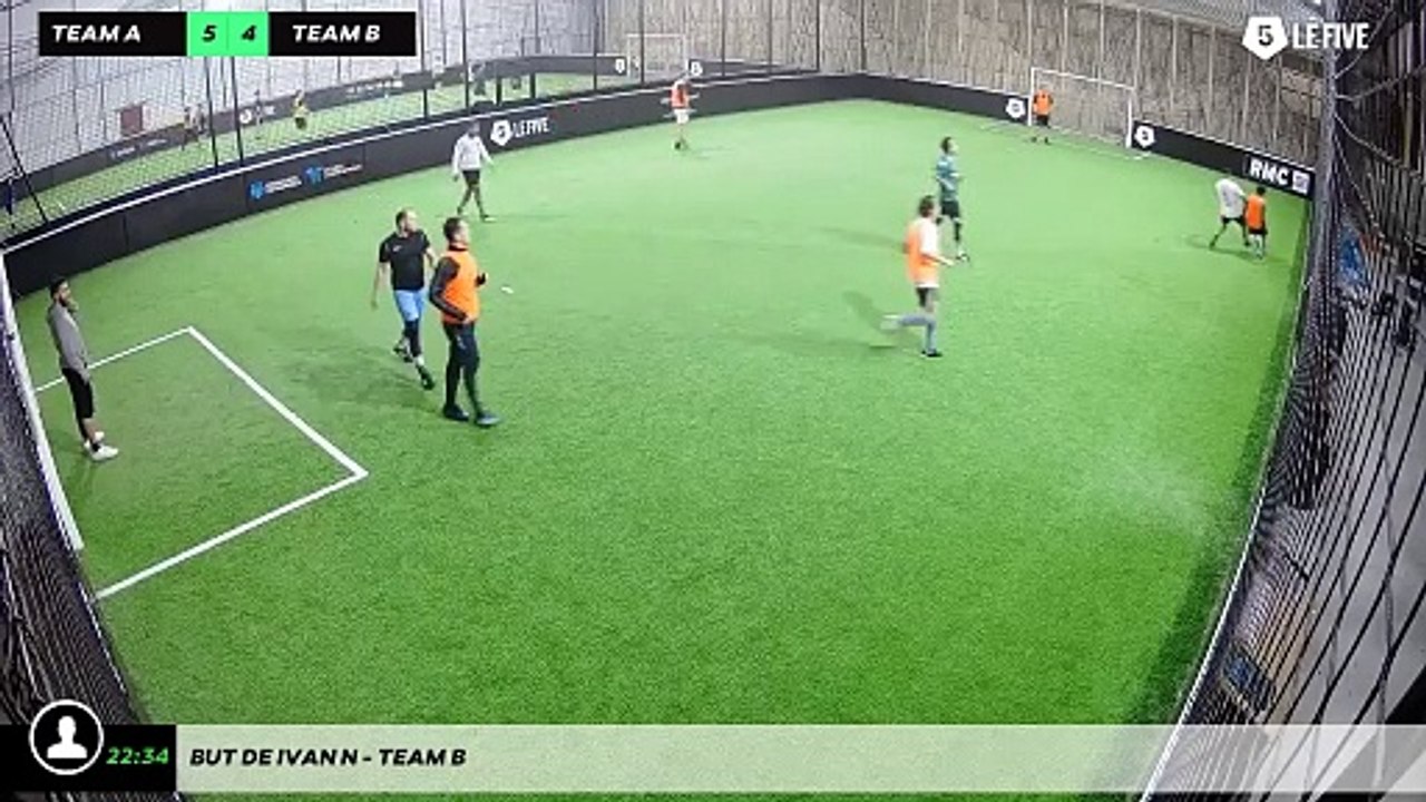 But de Ivan N - Team B