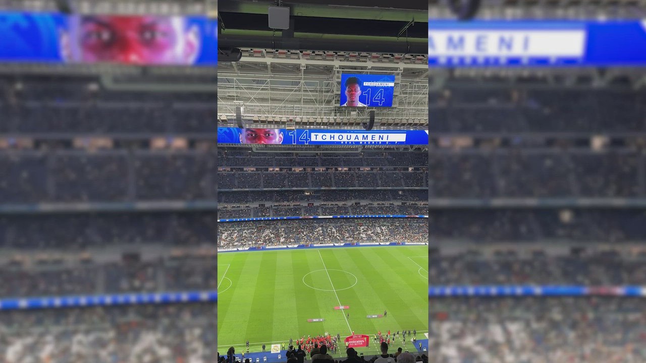 La sonora pitada del Bernabéu a Tchouaméni y Ancelotti tras la goleada del Barça