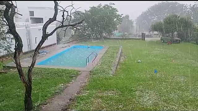 Fuerte caída de granizo en Vaqueros