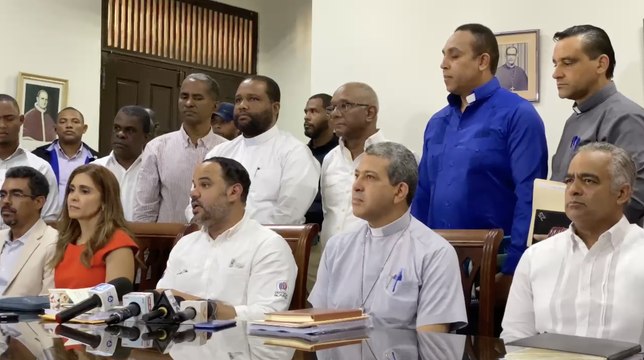 Con algunos puntos en desacuerdo avanza el diálogo entre Barrick Pueblo Viejo y campesinos de Sánchez Ramírez