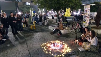 HN_ANI_TEL_AVIV_PEOPLE_ON_STARTED_01-33-52