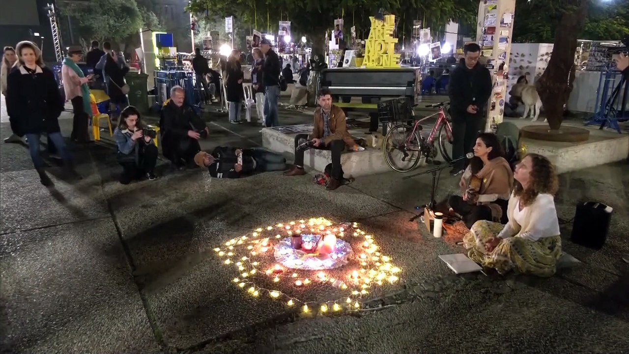 HN_ANI_TEL_AVIV_PEOPLE_ON_STRESS_01-38-52