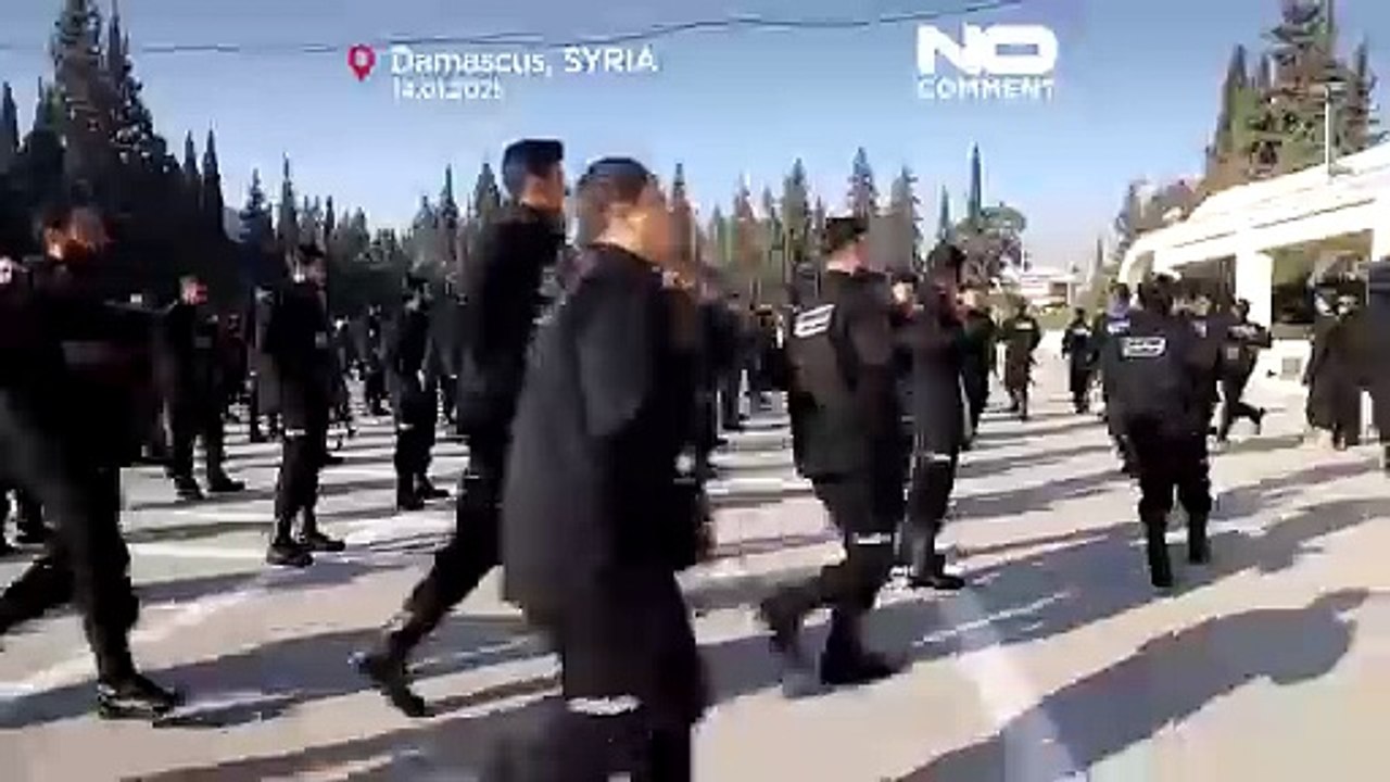 Siria, si diploma la prima classe di cadetti della Scuola di polizia post-regime di Assad