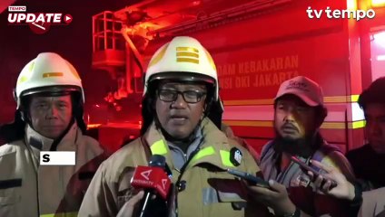 Kondisi Bangunan Tak Stabil Hambat Pemadaman Api di Glodok Plaza