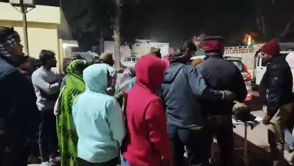 एक बाइक में सवार चार युवकों को ट्रक ने कुचला दो की मौत दो गंभीर घायल