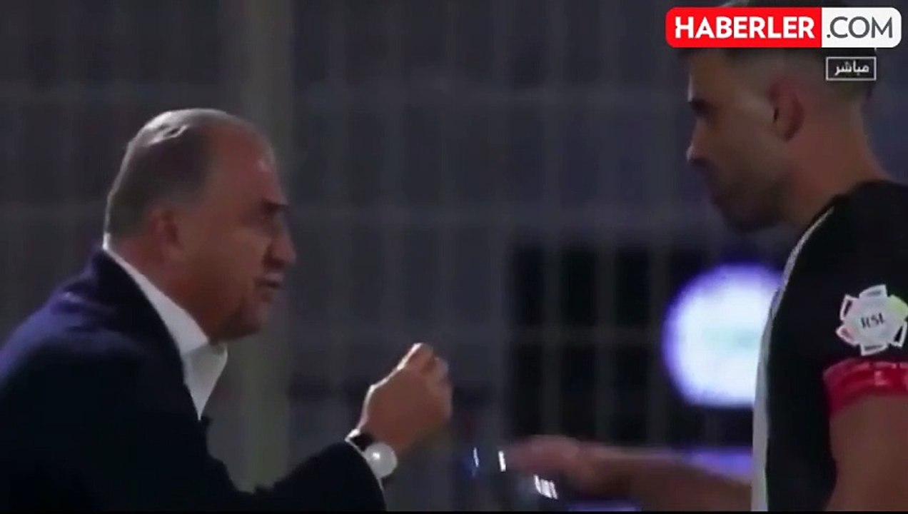 Futbolcusu Fatih Terim'in yüzüne su fırlattı, her gören aynı yorumu yaptı