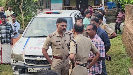 ഗോപന്‍ സ്വാമിയുടെ 'സമാധി' കല്ലറ തുറന്നു; മൃതദേഹം പീഠത്തില്‍ ഇരിക്കുന്ന നിലയില്‍, സമീപത്ത് ഭസ്‌മവും പൂജാദ്രവ്യങ്ങളും