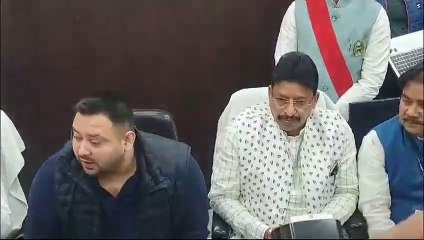 कार्यकर्ता दर्शन सह संवाद यात्रा के तहत गया पहुंचे तेजस्वी, कहा- नीतीश जी का ऑफर नहीं..अब सीधे चुनाव में जाएंगे