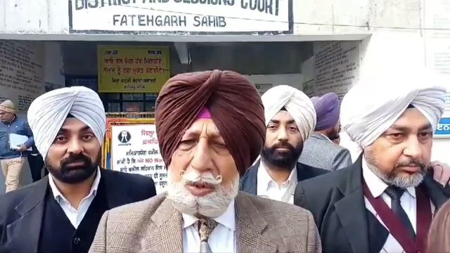 ਵਕੀਲ ਨਾਲ ਹੋਈ ਧੱਕਾਮੁੱਕੀ ਦੇ ਸਬੰਧੀ ਕਾਰਵਾਈ ਨਾ ਹੋਣ ਦੇ ਸਬੰਧ ਵਿੱਚ ਅੱਜ ਫਤਿਹਗੜ੍ਹ ਸਾਹਿਬ ਵਿੱਚ ਵਕੀਲਾਂ ਵਲੋਂ ਹੜਤਾਲ ਕੀਤੀ ਗਈ ਹੈ