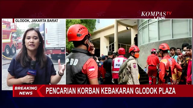 Usaha Damkar Cari Korban Kebakaran Glodok Plaza yang Masih Terjebak