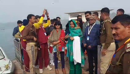 महाकुंभ की आभा देखकर भाव विभोर हुए  10 देशों के 21 अंतर्राष्ट्रीय मेहमान, त्रिवेणी में डुबकी भी लगाई