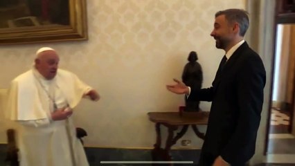 El Papa con el líder de la comunidad Bektashi di Tirana