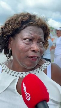 Lavagem do Bonfim: Devota de 69 anos comemora caminhada de 8 km