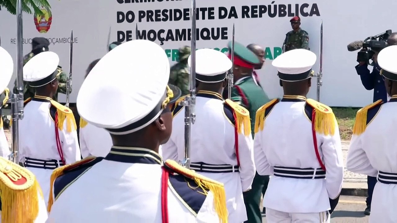 Daniel Chapo toma posse em Moçambique sob forte...