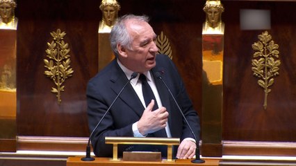 Pour Bayrou, « un autre chemin se dégage » après la décision du PS de ne pas voter la censure