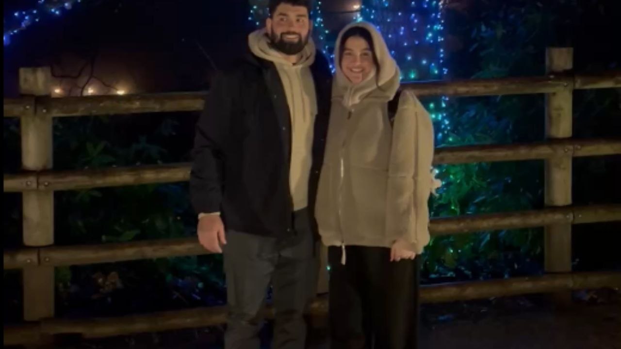 Christmas surprise: Girl pretends to propose but her boyfriend proposes for real