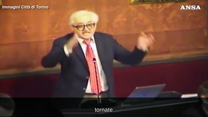 Torino, il consigliere Viale alle colleghe: "Tornate a fare le casalinghe"