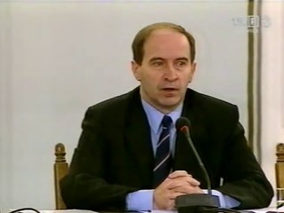 Politycy przepytują Zbigniewa Siemiątkowskiego na Komisji Śledczej ws. Orlenu - 8.11.2004