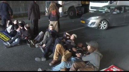 A Gerusalemme alcuni ebrei ortodossi protestano contro la tregua