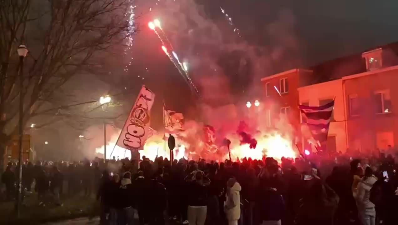 Coupe de Belgique : les supporters d'Anderlecht mettent l'ambiance avant le match contre l'Antwerp