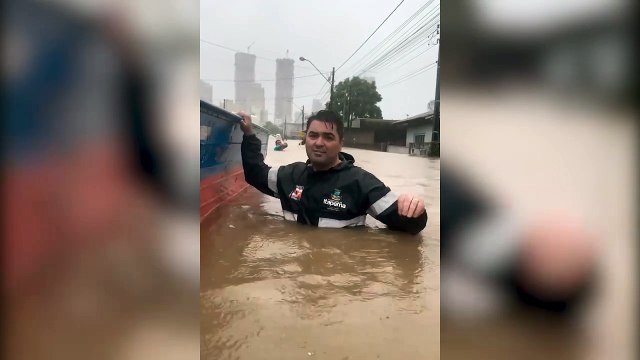 Itapema embaixo d'água: Prefeito posta vídeo mostrando condição das praias em Santa Catarina