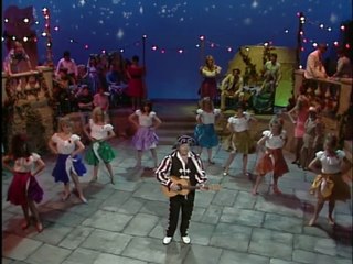 Benny Hill - Café Olé (1989)