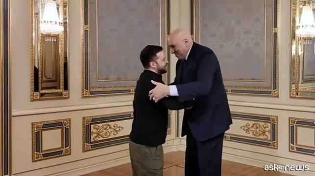 Crosetto in Ucraina vede Zelensky e rinnova l'impegno dell'Italia