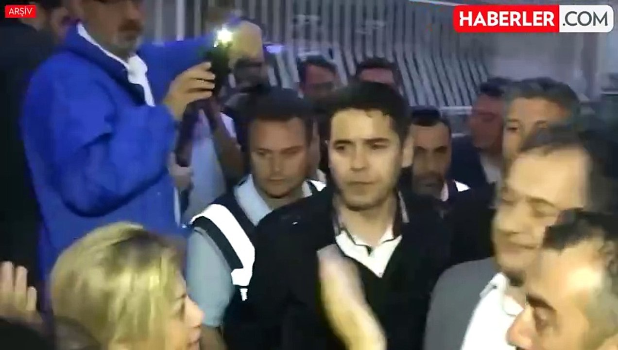 Sözcü gazetesi ve SZC TV sahibi Burak Akbay hakkında yakalama kararı