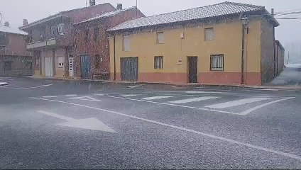 ¡Nieve inesperada en San Miguel del Camino este domingo! ❄️