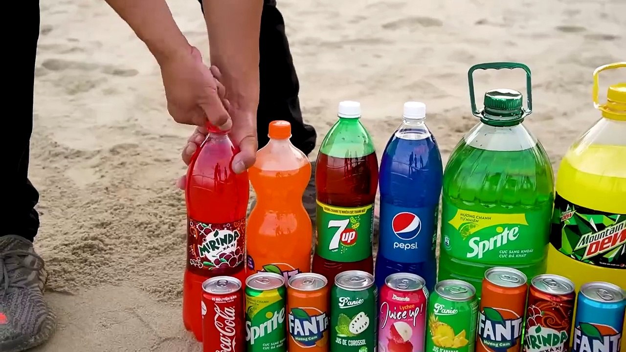 EXPERIMENT Big Toothpaste Eruption from Fanta Pepsi Giant CocaCola and Mentos_